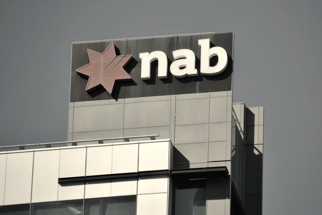 Australian bank building representing lenders in guarantor and loan contract matters
